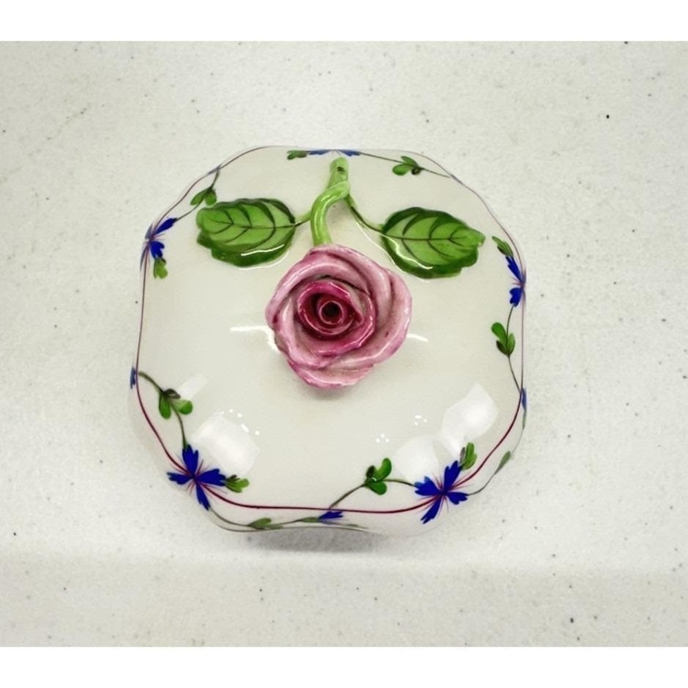 Herend Hungary Hand Painted Covered Square Trinket Box Rose Finial 6179-0-09/PBG